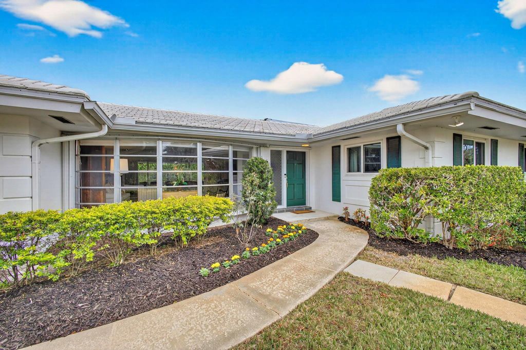 Photo of 171 Golfview Drive, Jupiter, FL 33469 (MLS # F10552848)