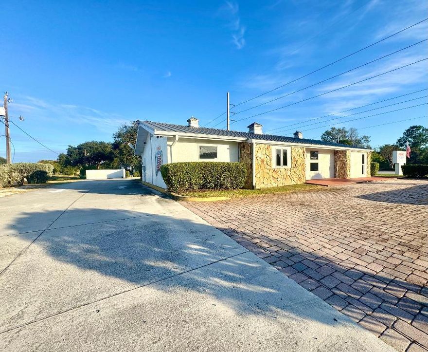 Commercial office space for lease offering approximately 840 square feet (½ of the building). The unit includes a reception/waiting area, two private offices, a conference area, a sink, and a full bathroom. The space is equipped with central A/C, and the lease includes water, sewer, and garbage.

Conveniently located in the heart of Port St. Lucie along SE Port St. Lucie Blvd, providing easy access to US-1, Crosstown Parkway, and surrounding professional, retail, and service businesses.