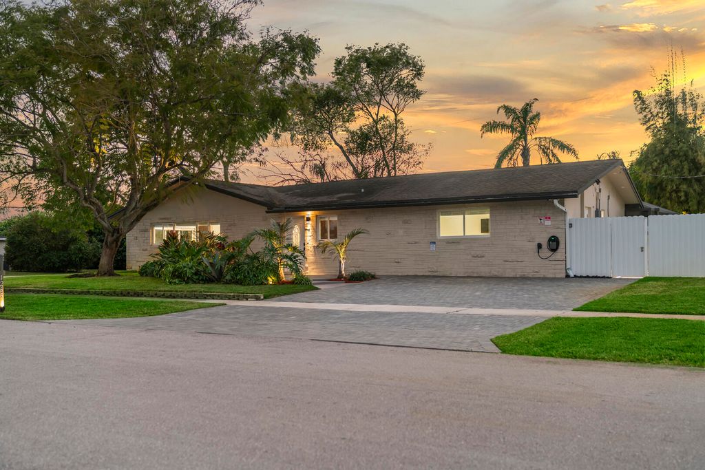Photo of 1265 Wynnewood Drive, West Palm Beach, FL 33417 (MLS # B26011024)
