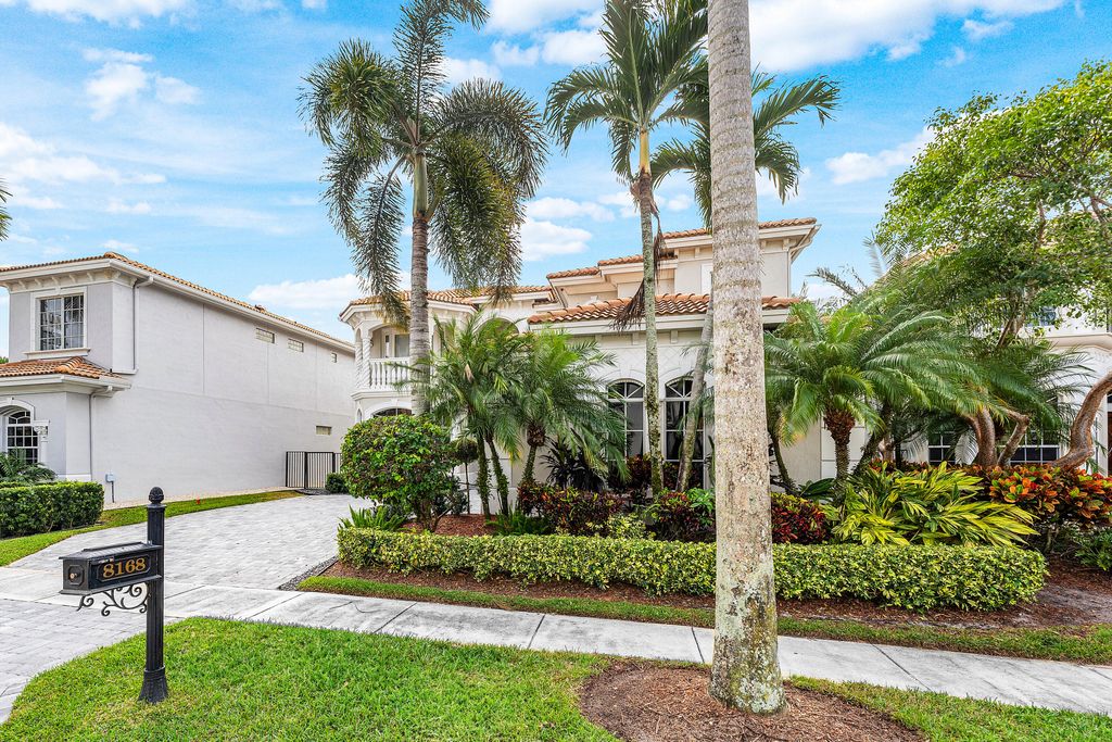Photo of 8168 Valhalla Drive, Delray Beach, FL 33446 (MLS # R11144593)