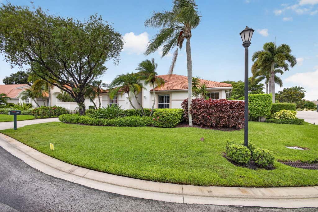 Photo of 200 Eagleton Estates Boulevard, Palm Beach Gardens, FL 33418 (MLS # B26032532)