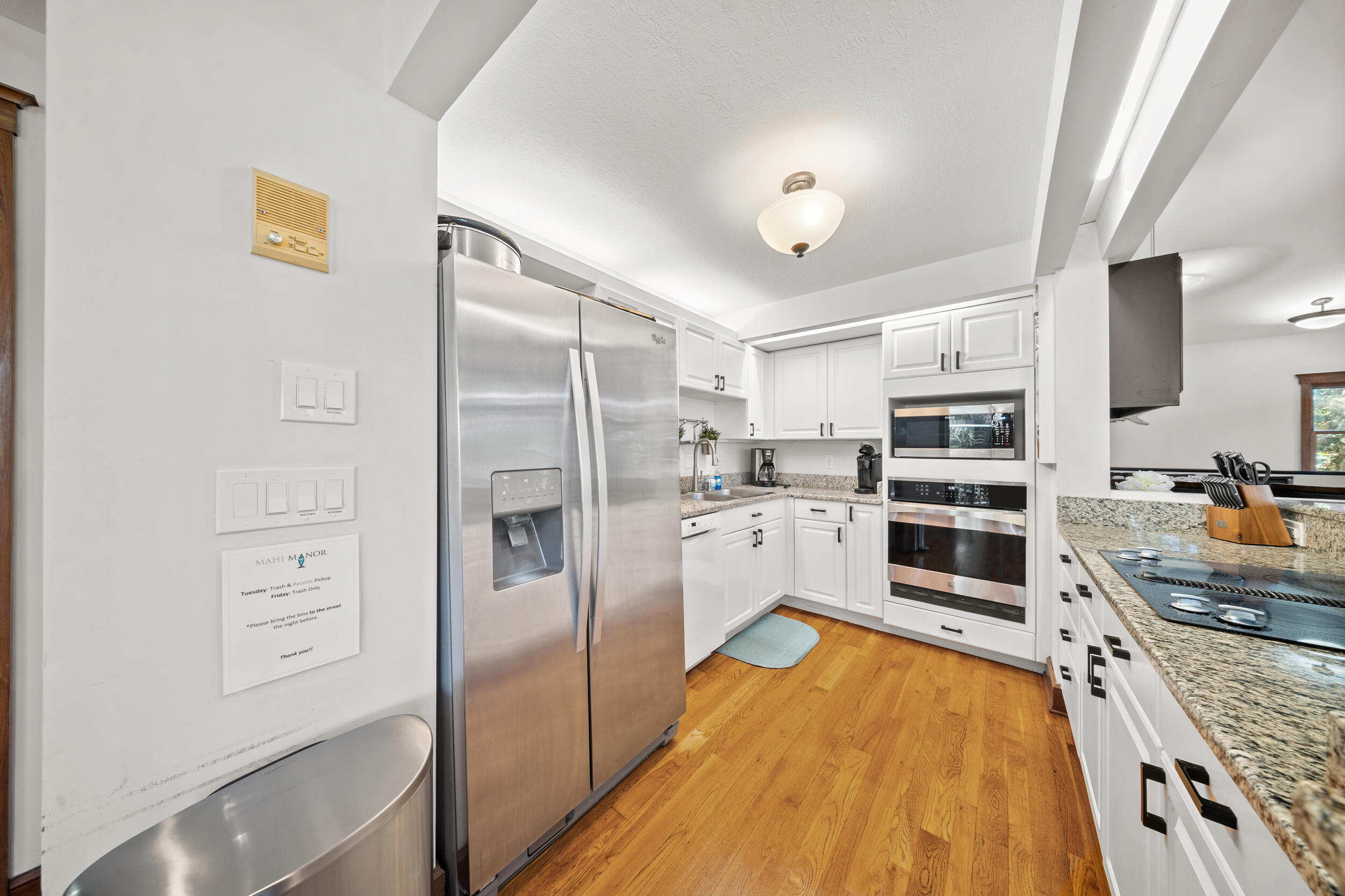 PINEAPPLE BLUFF - Residential