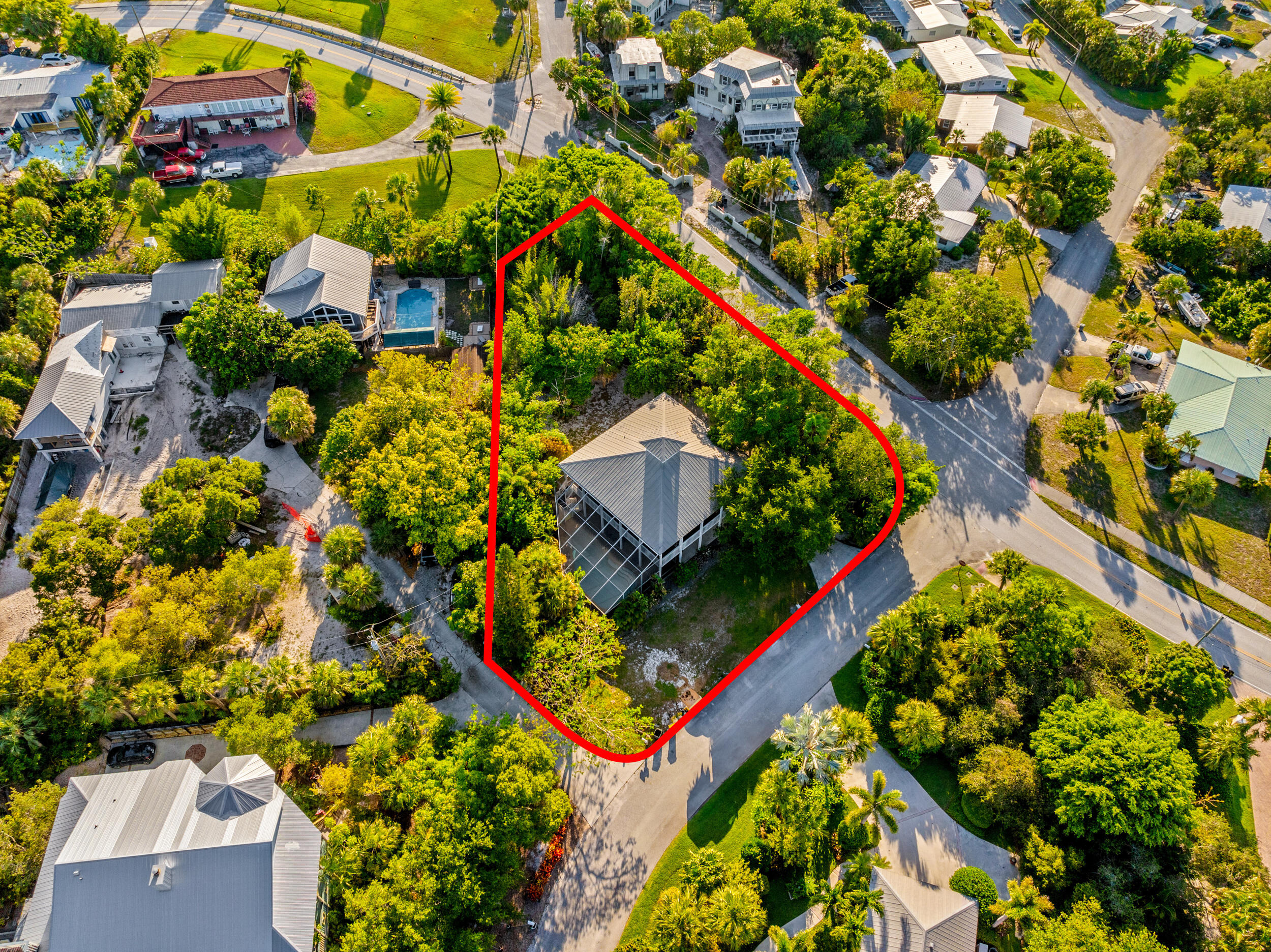 PINEAPPLE BLUFF - Residential