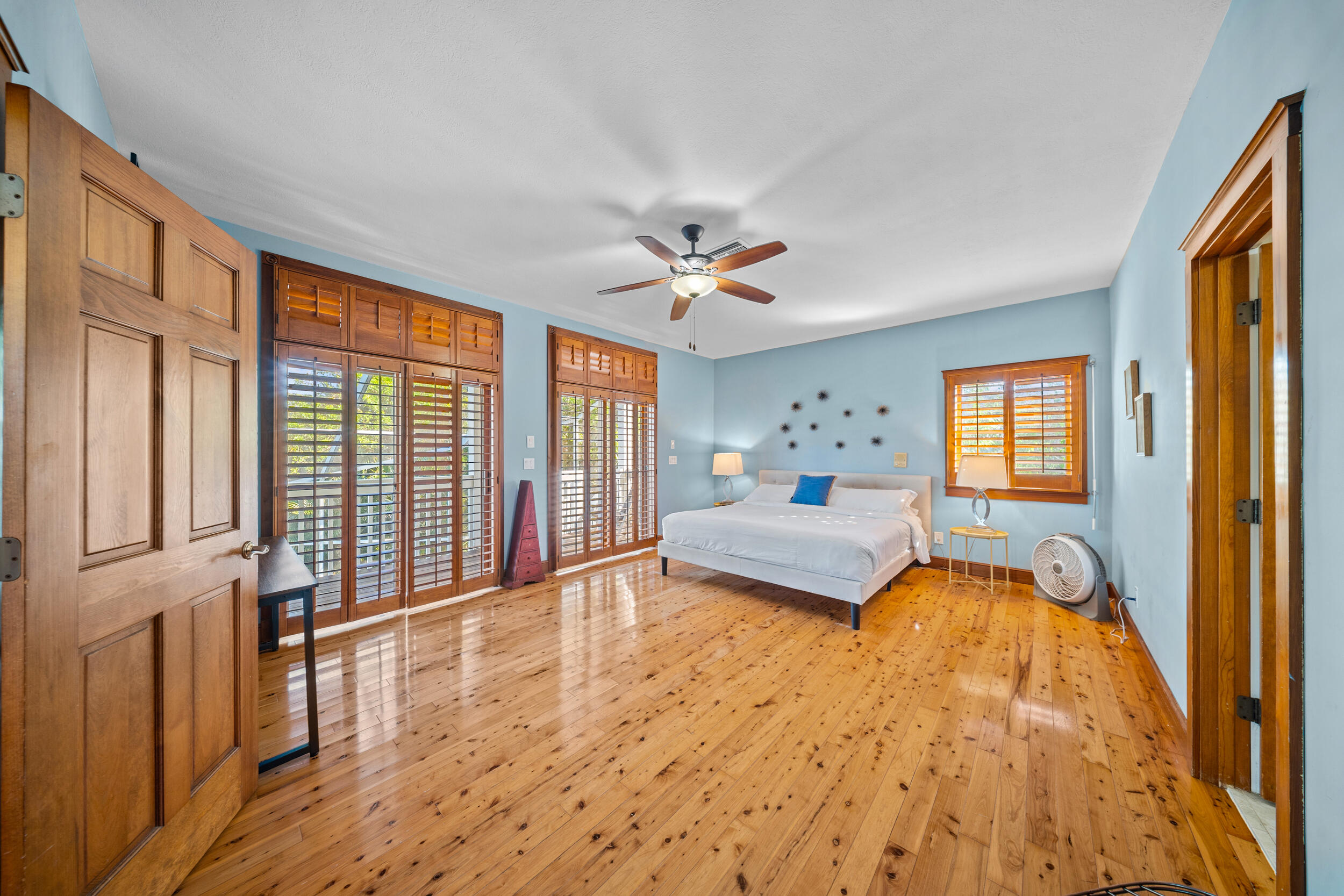 PINEAPPLE BLUFF - Residential