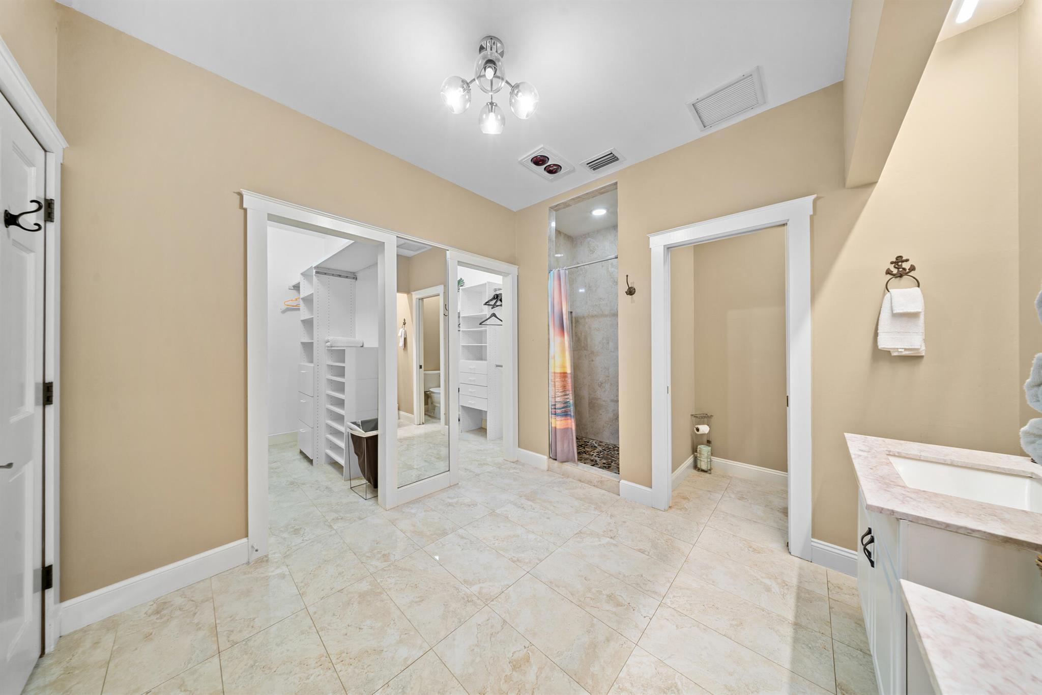 PINEAPPLE BLUFF - Residential