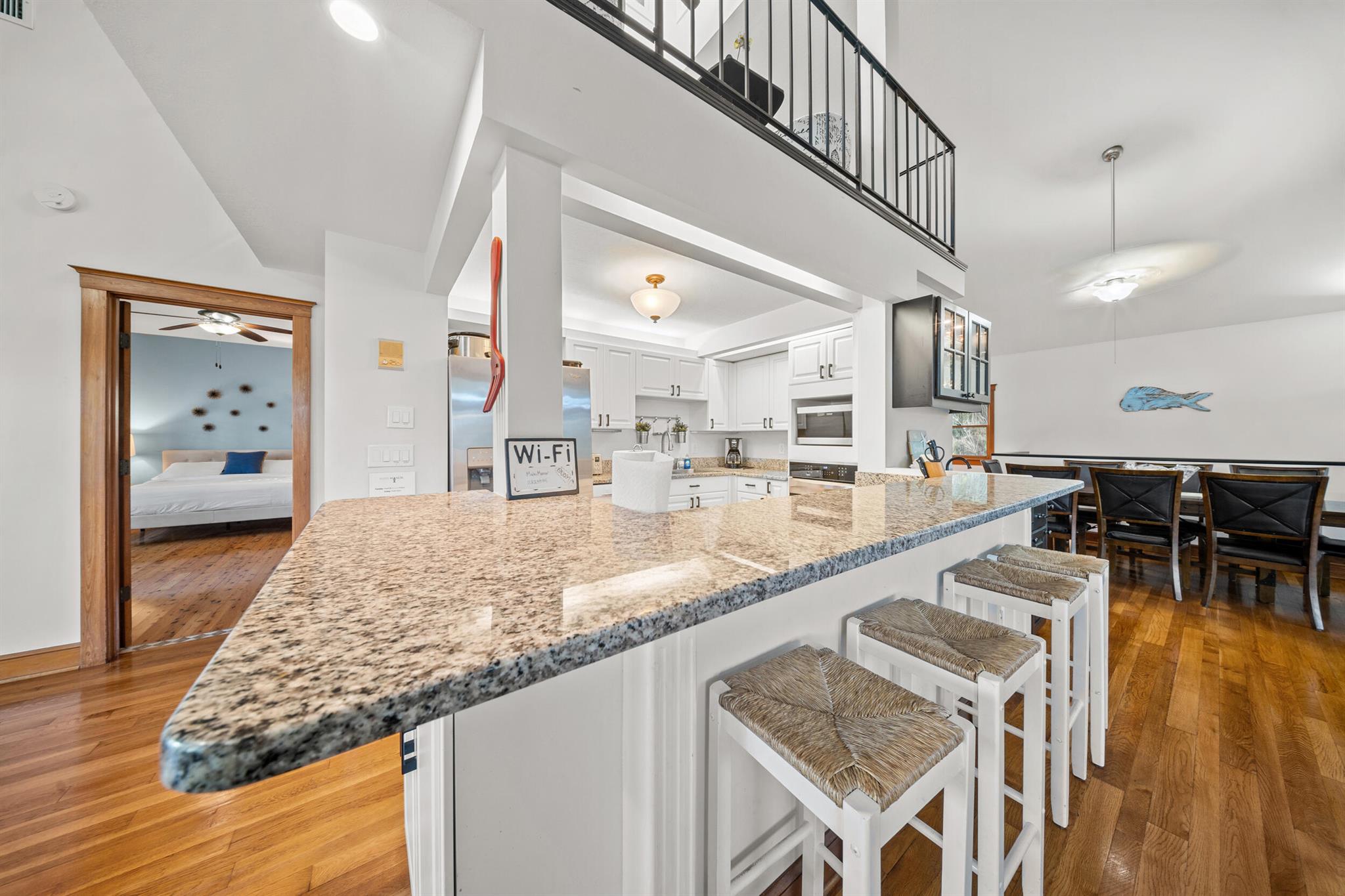 PINEAPPLE BLUFF - Residential