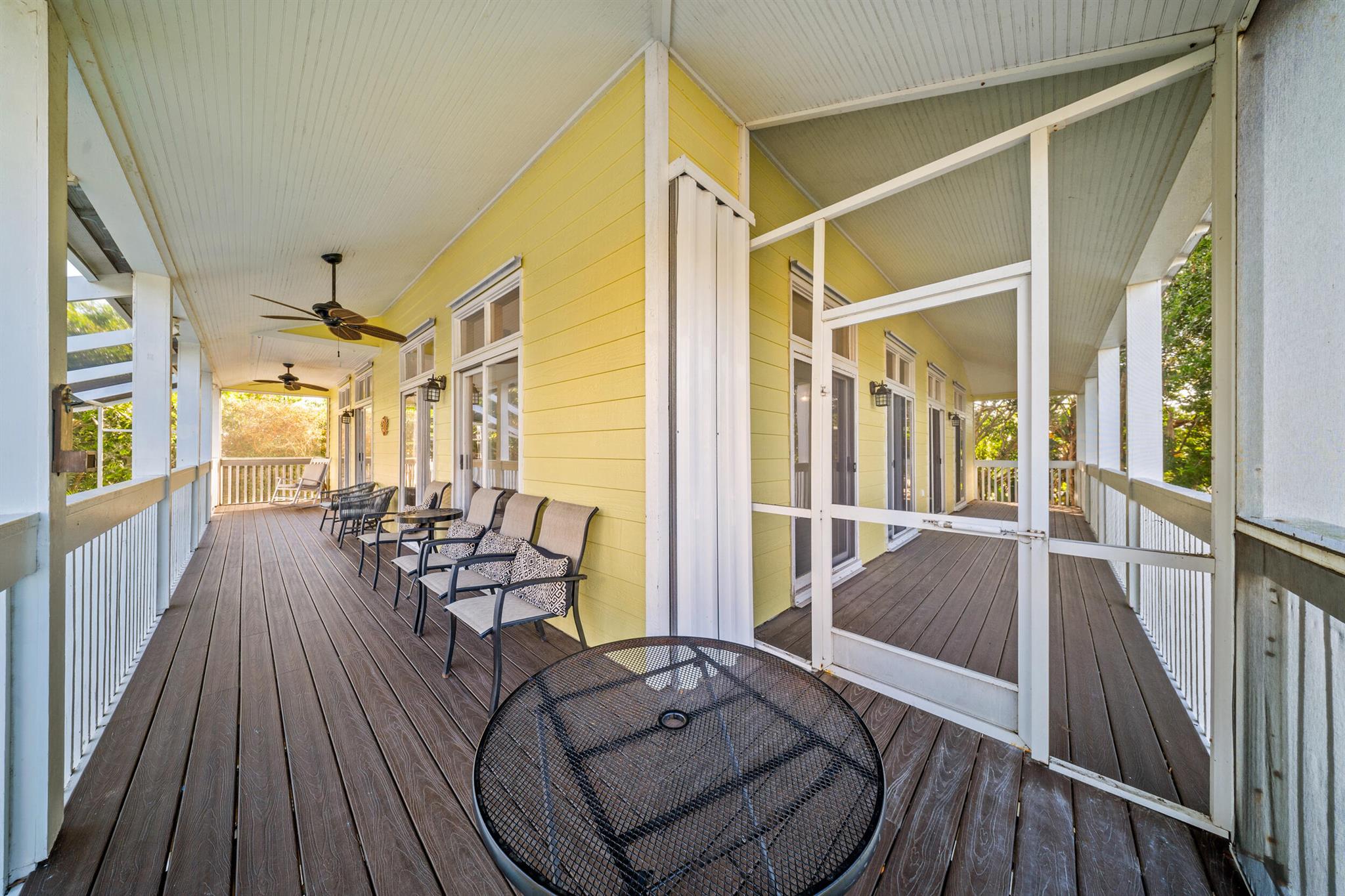 PINEAPPLE BLUFF - Residential