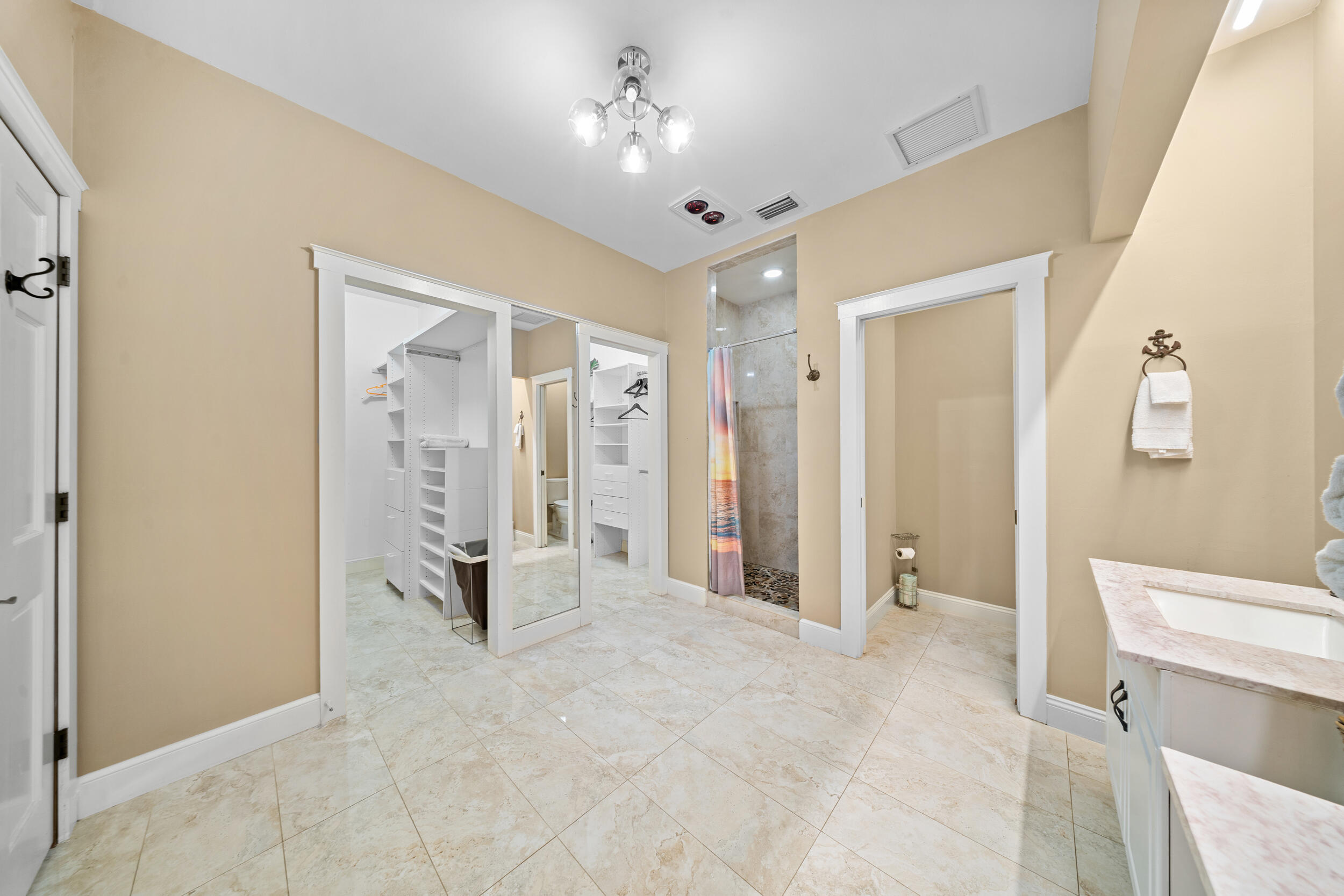 PINEAPPLE BLUFF - Residential