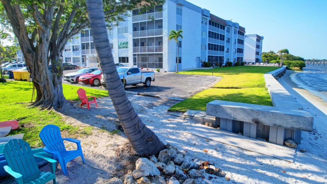 Palm Lake Condo - Residential