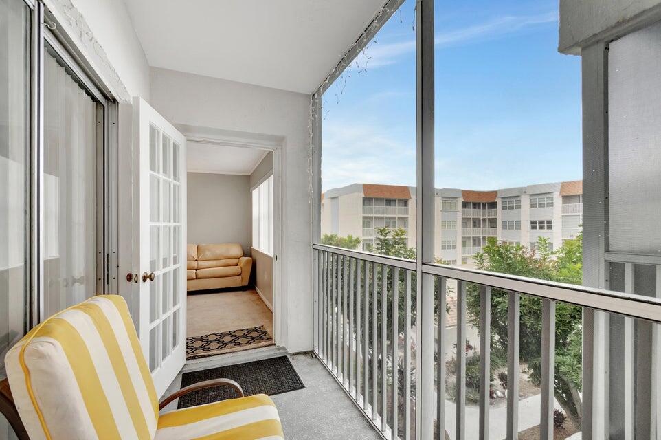 Palm Lake Condo - Residential