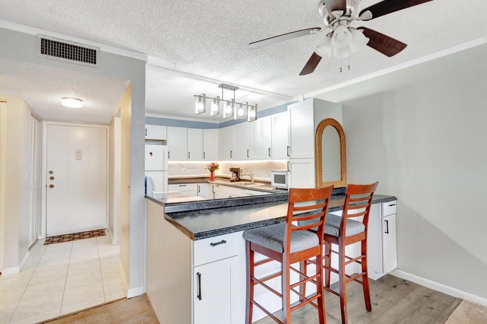 Palm Lake Condo - Residential