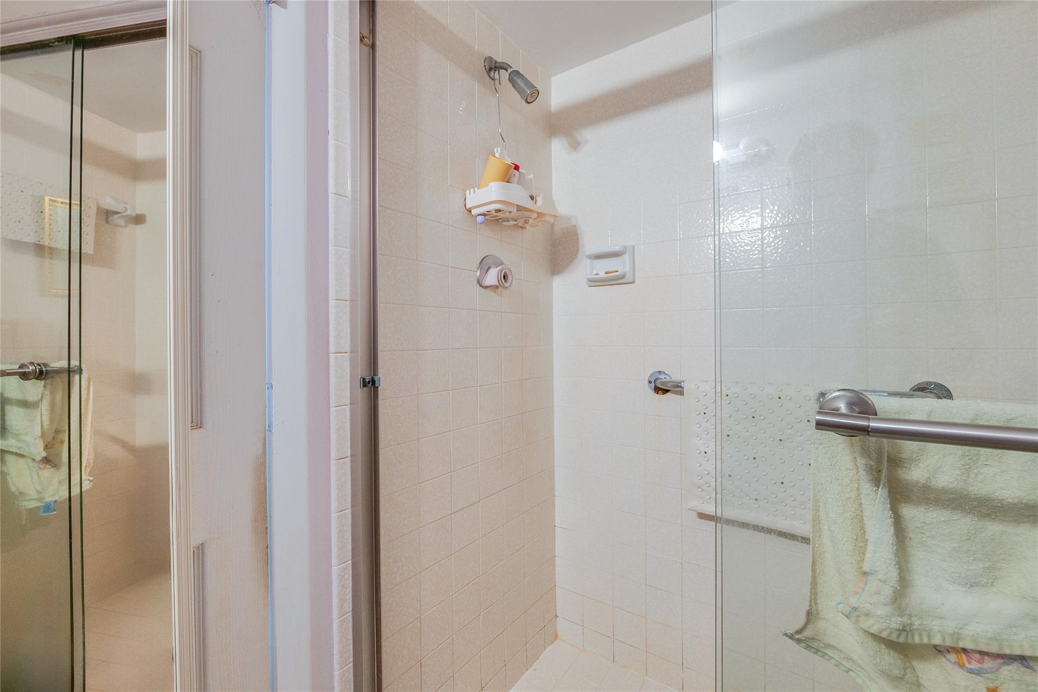 18TH HOLE AT INVERRARY - Residential