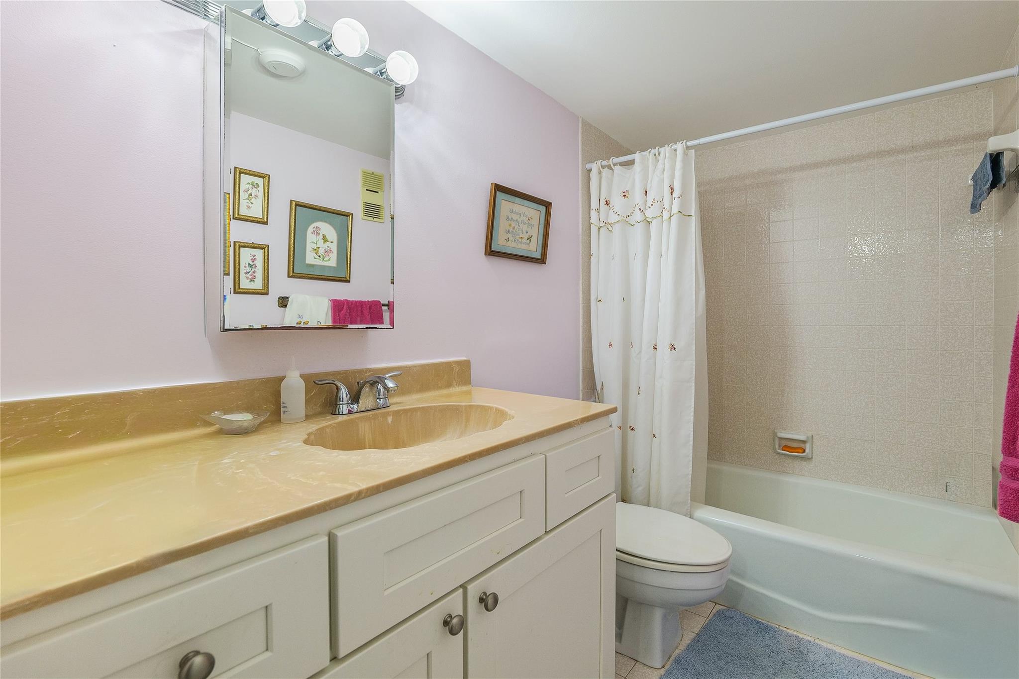 18TH HOLE AT INVERRARY - Residential