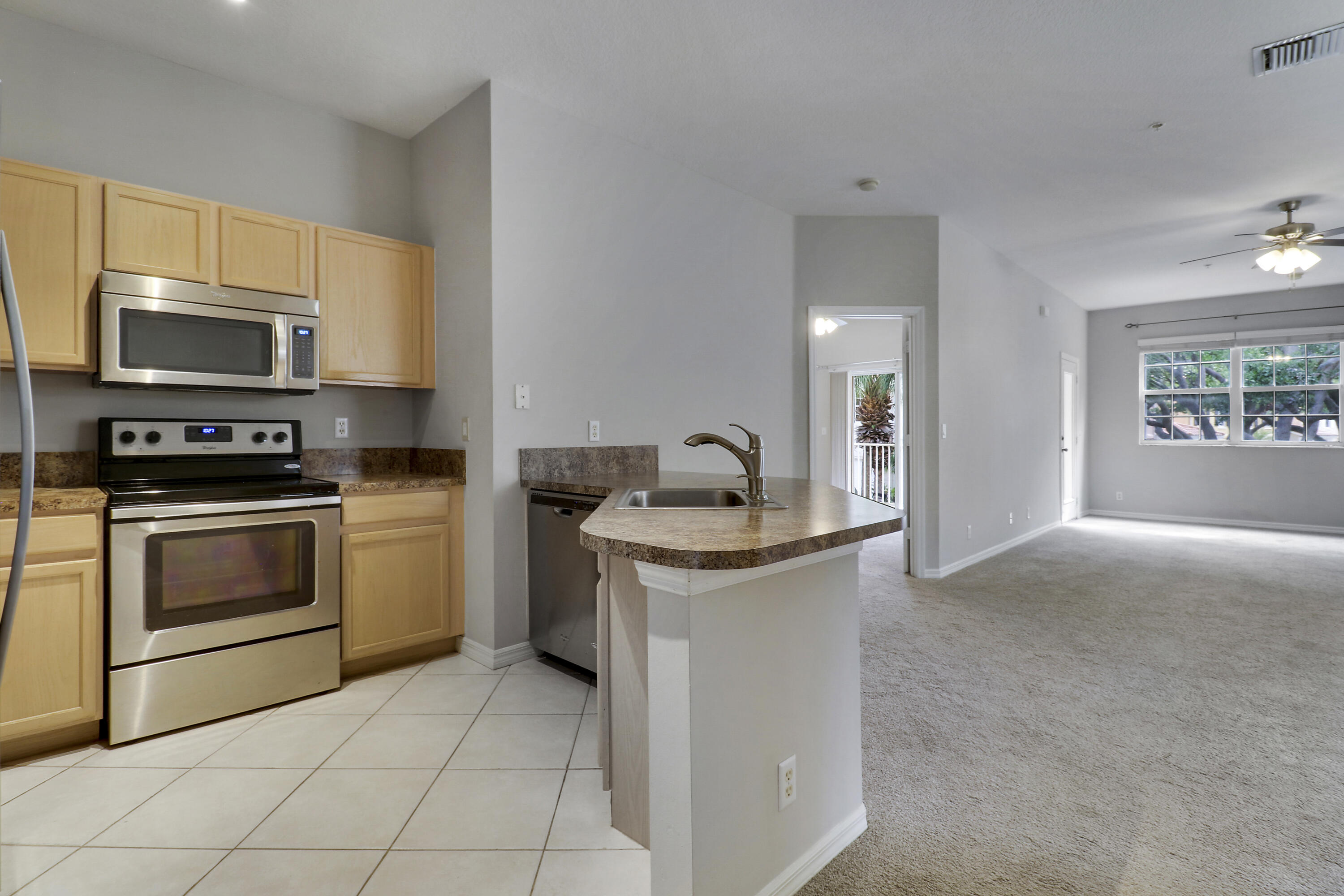 TEQUESTA TRACE CONDO - Residential Lease