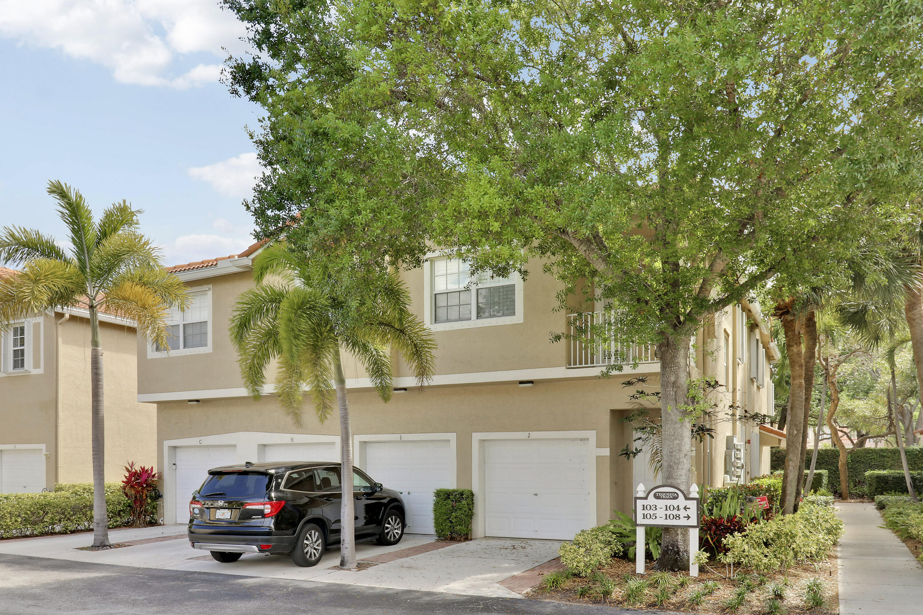 TEQUESTA TRACE CONDO - Residential Lease