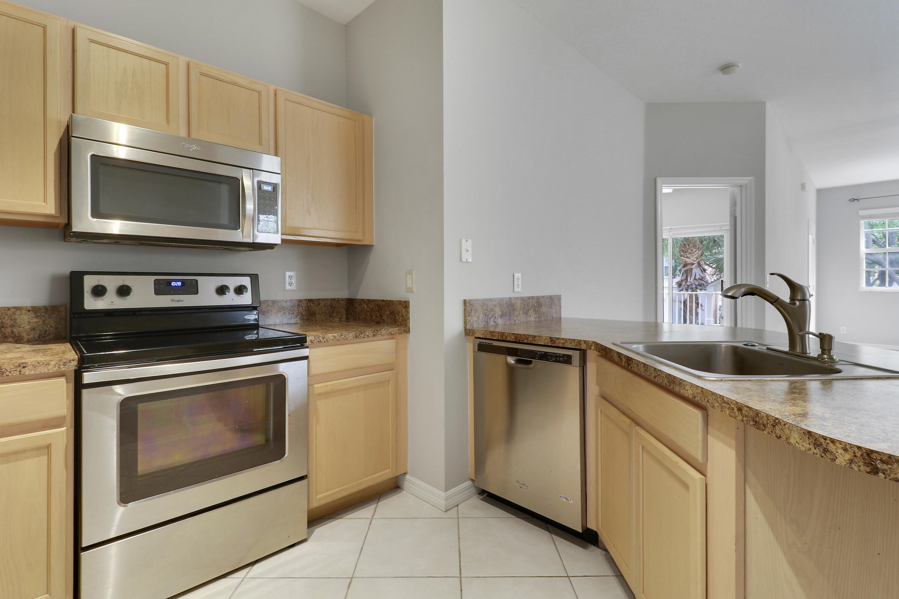 TEQUESTA TRACE CONDO - Residential Lease
