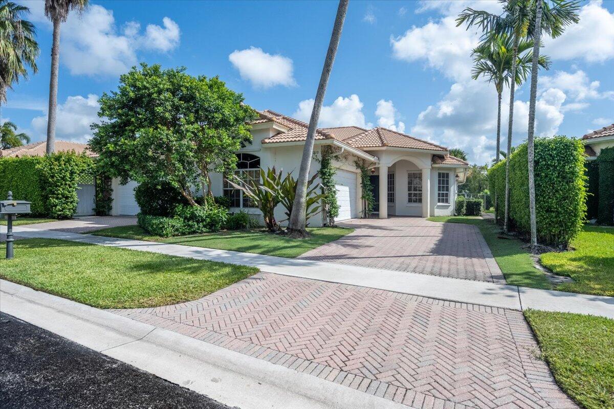 2910 Twin Oaks Way