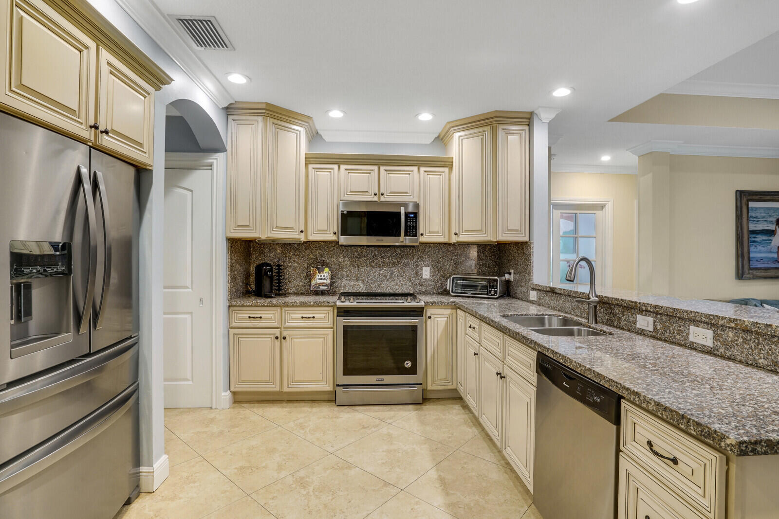 FOREST HILLS - Residential Lease