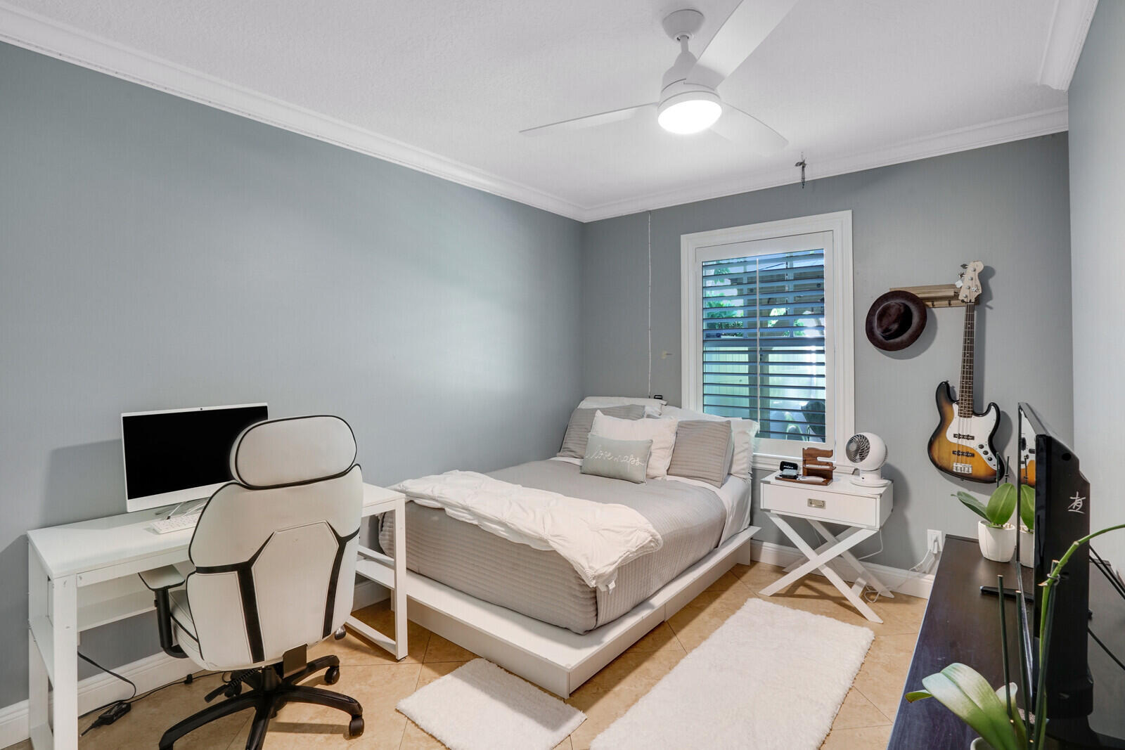 FOREST HILLS - Residential Lease