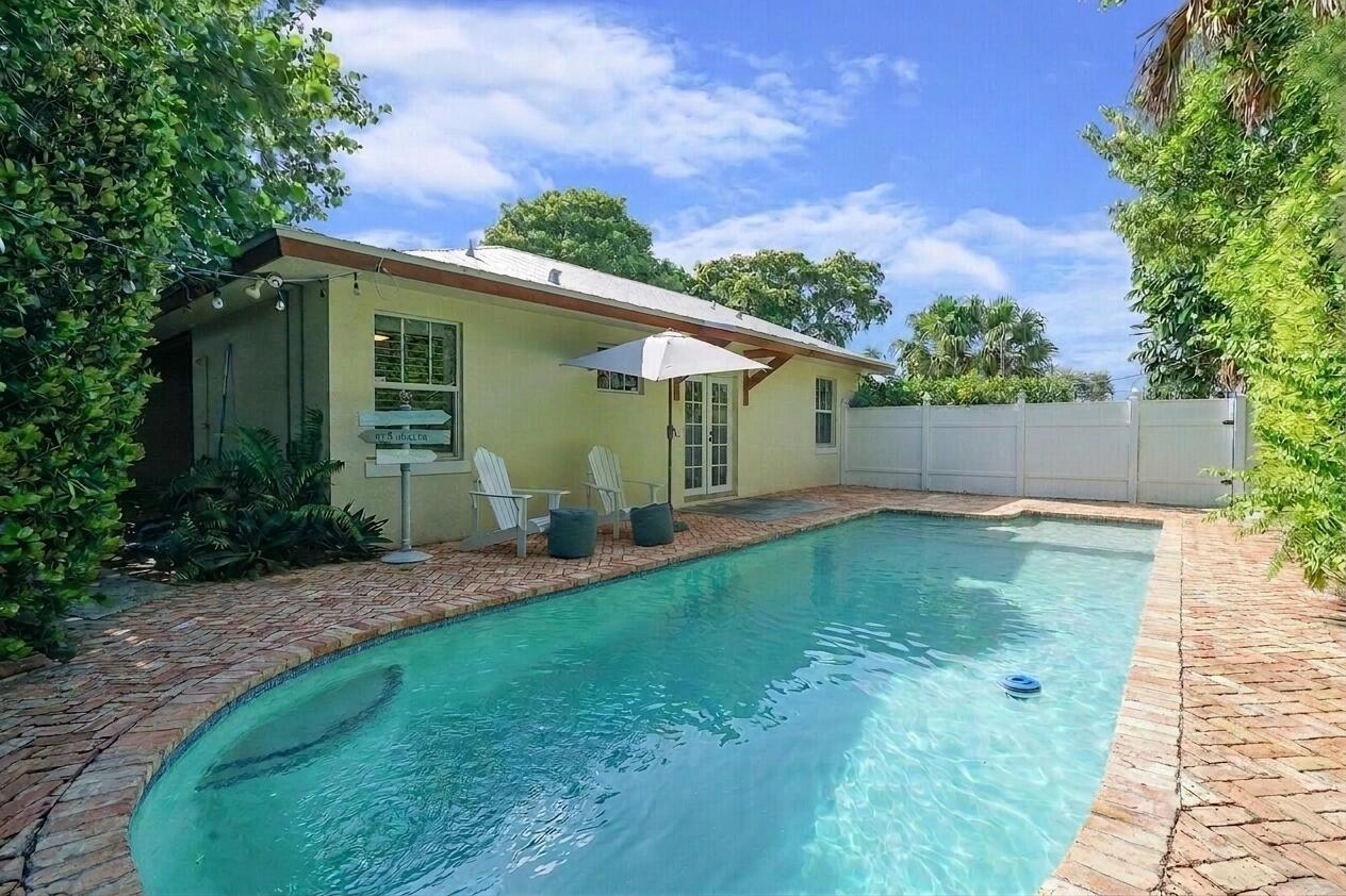 FOREST HILLS - Residential Lease