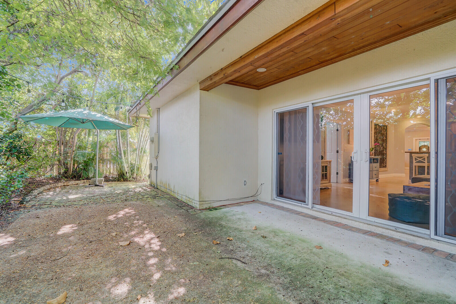 FOREST HILLS - Residential Lease