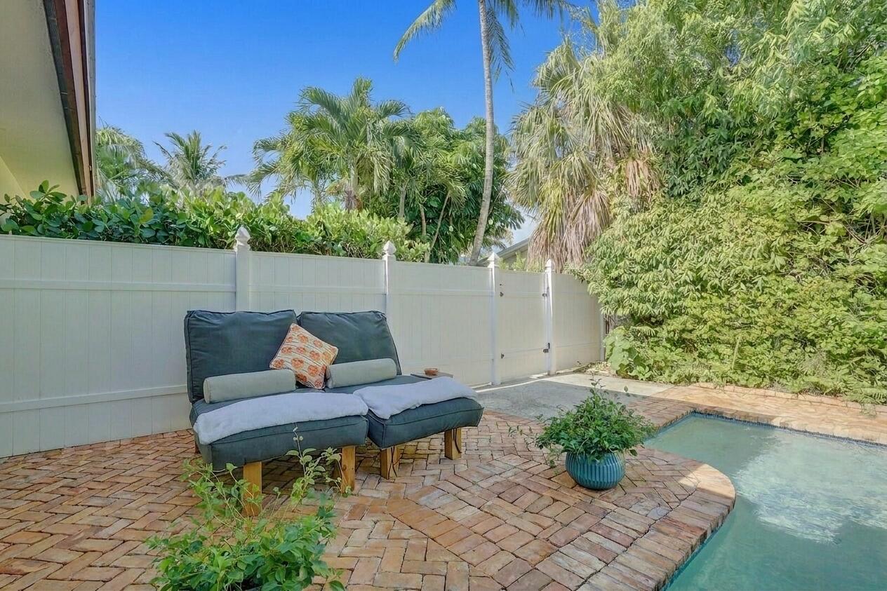 FOREST HILLS - Residential Lease