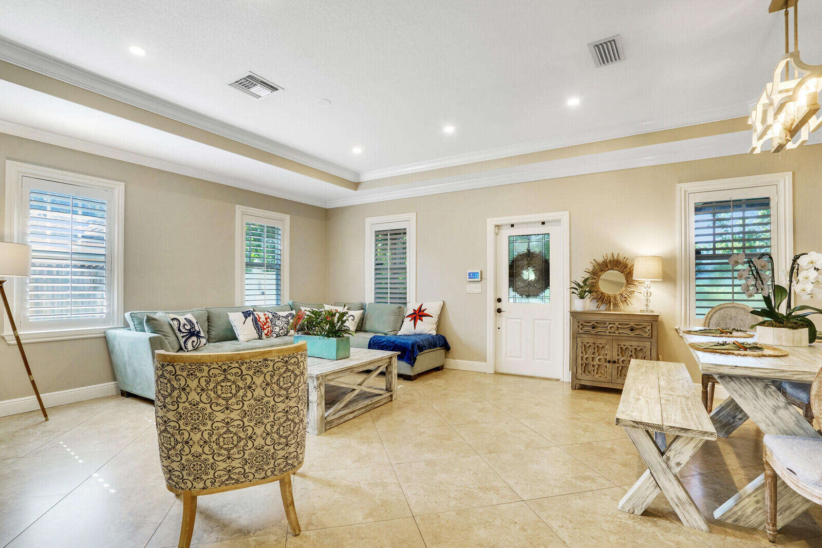 FOREST HILLS - Residential Lease