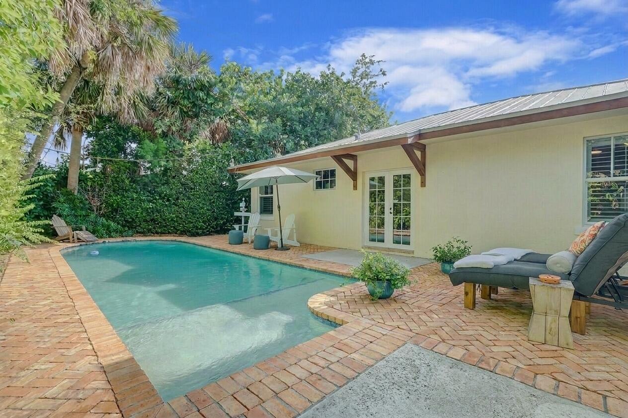 FOREST HILLS - Residential Lease