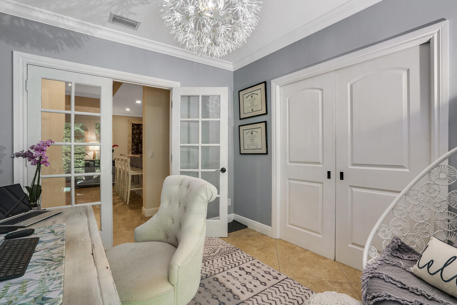 FOREST HILLS - Residential Lease