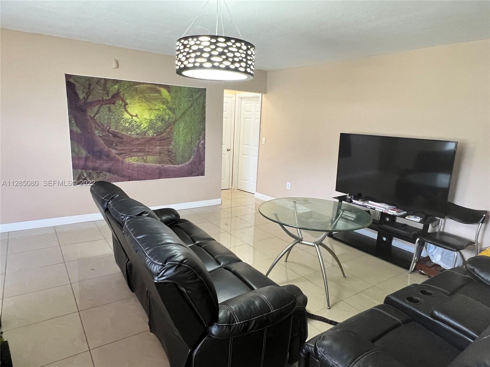 SUNNY LAKE ESTS 1ST ADDN - Residential