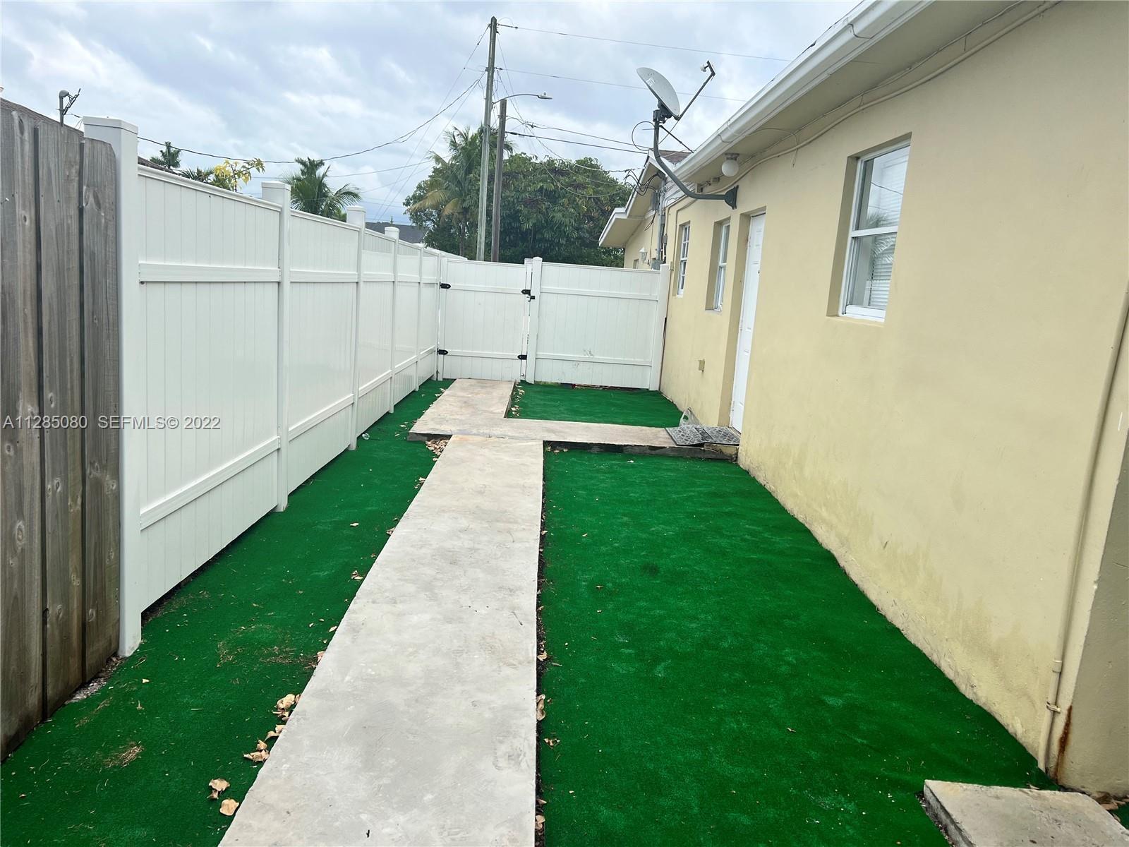 SUNNY LAKE ESTS 1ST ADDN - Residential
