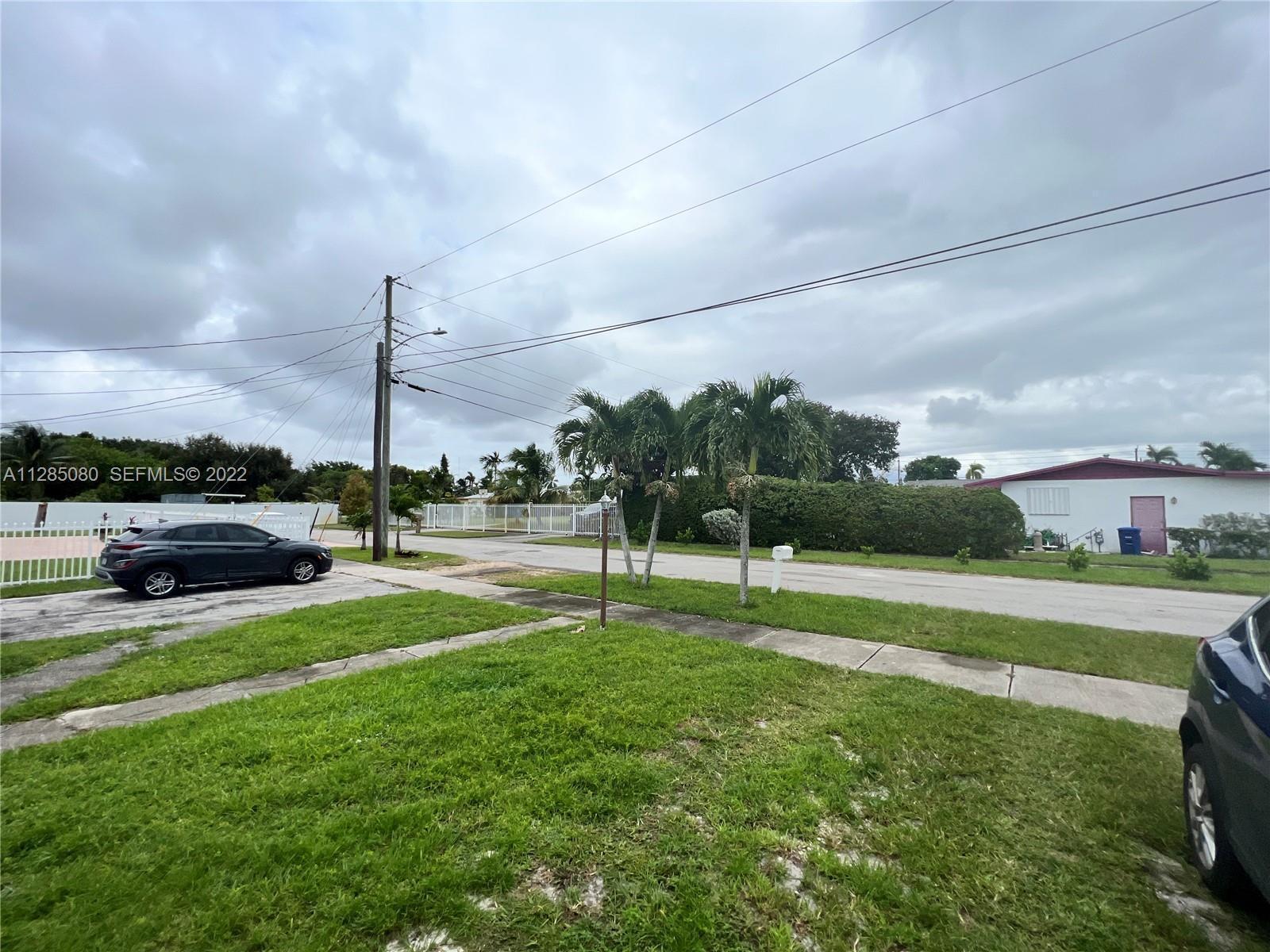 SUNNY LAKE ESTS 1ST ADDN - Residential