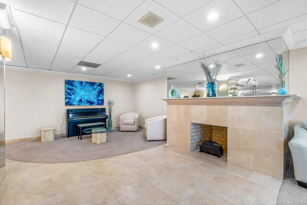 PLAYA DEL MAR CONDOMINIUM - Residential