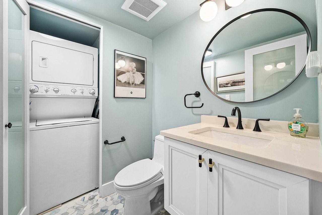 PLAYA DEL MAR CONDOMINIUM - Residential