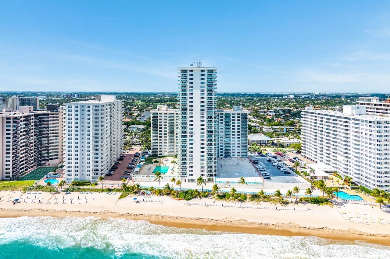 PLAYA DEL MAR CONDOMINIUM - Residential