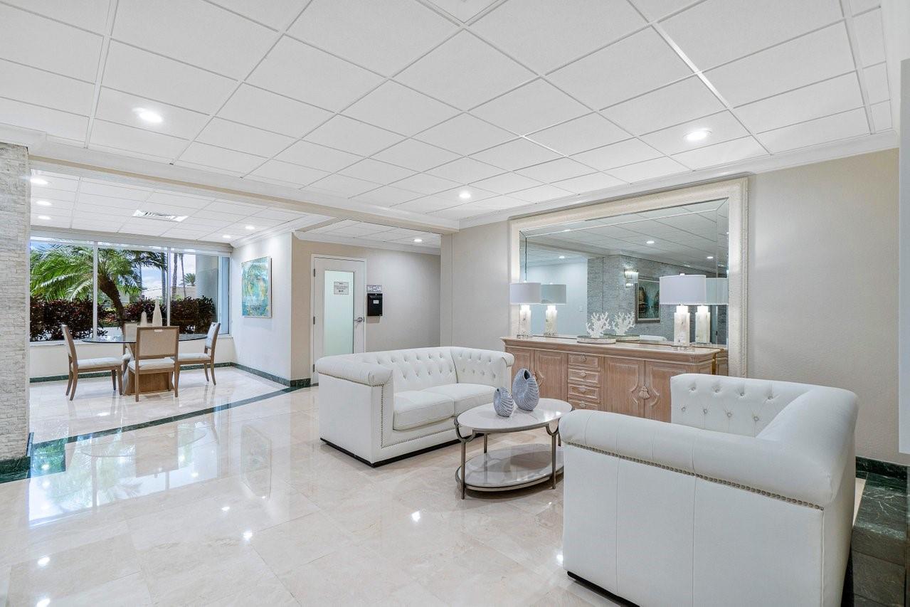 PLAYA DEL MAR CONDOMINIUM - Residential