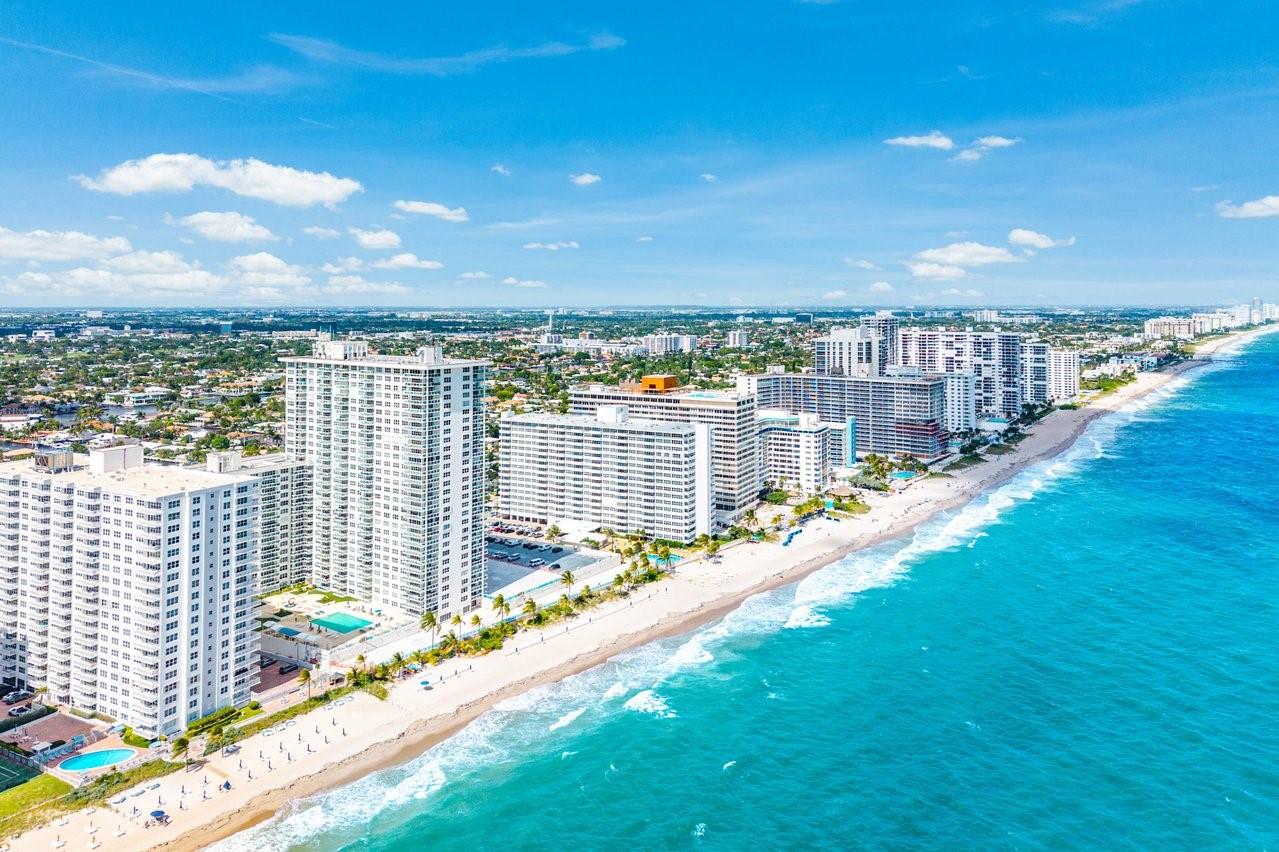 PLAYA DEL MAR CONDOMINIUM - Residential