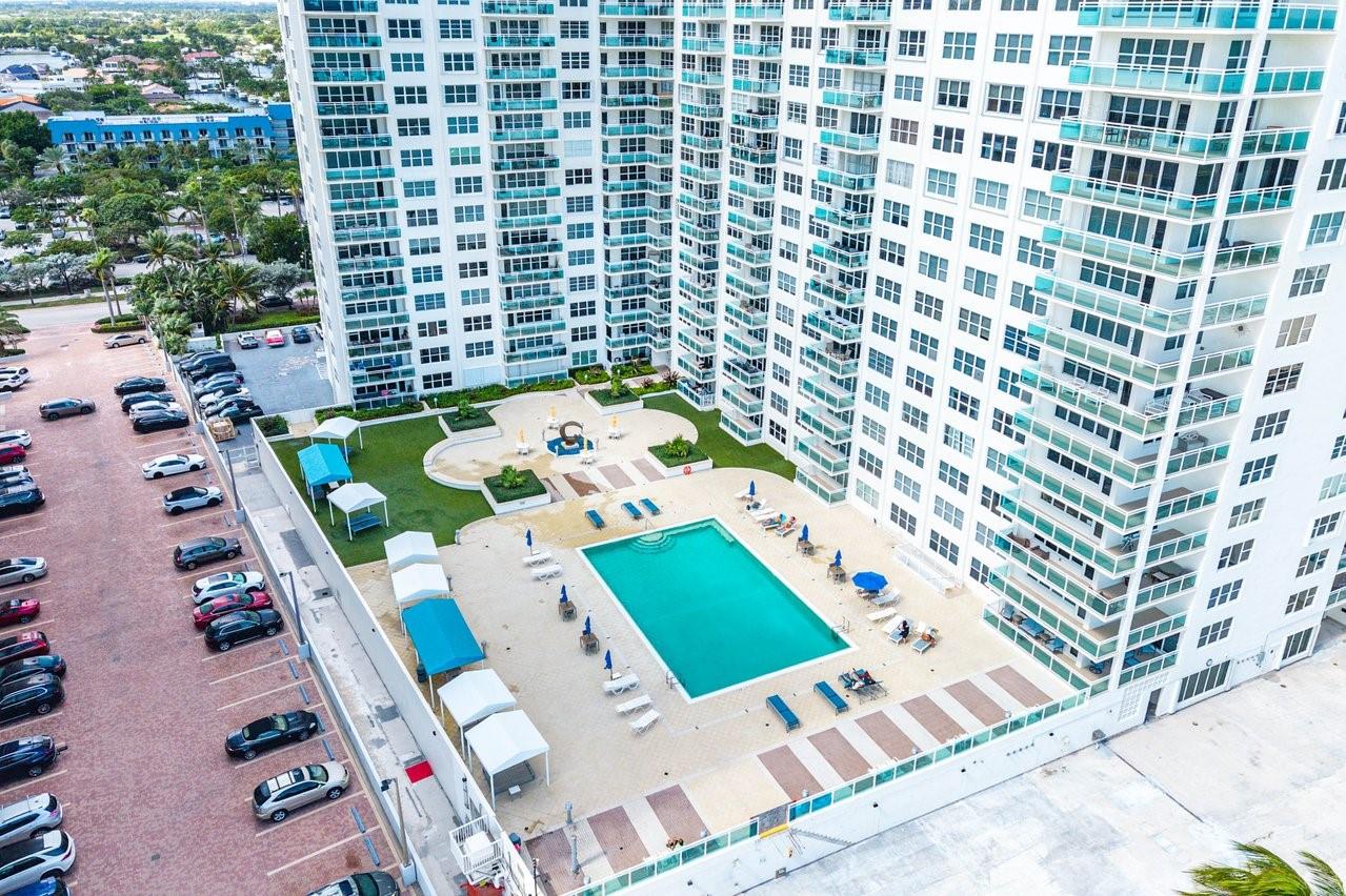 PLAYA DEL MAR CONDOMINIUM - Residential