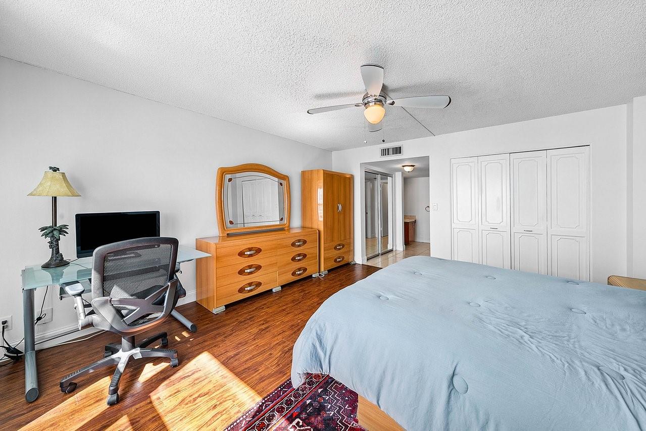 PLAYA DEL MAR CONDOMINIUM - Residential