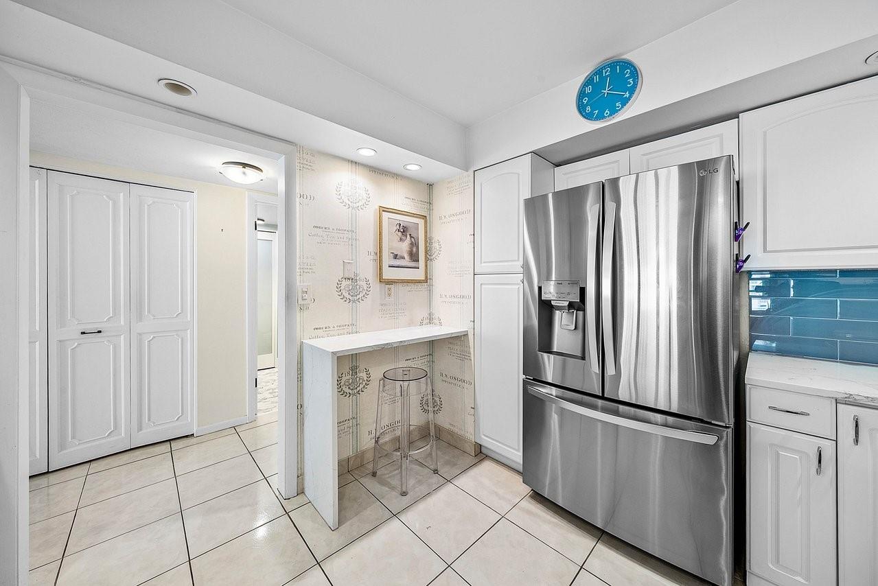 PLAYA DEL MAR CONDOMINIUM - Residential