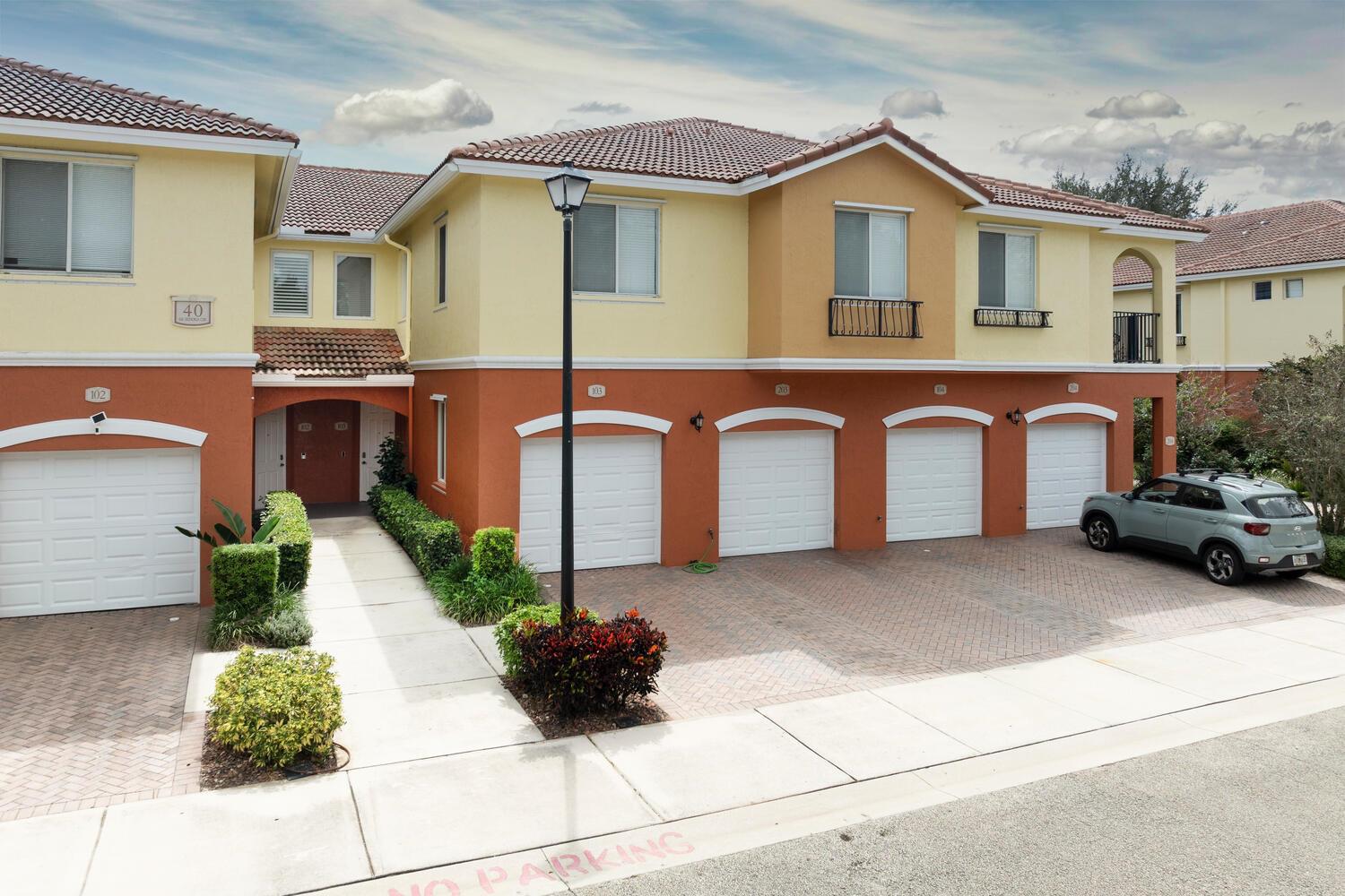 VILABELLA CENTRAL PARK CO - Residential Lease