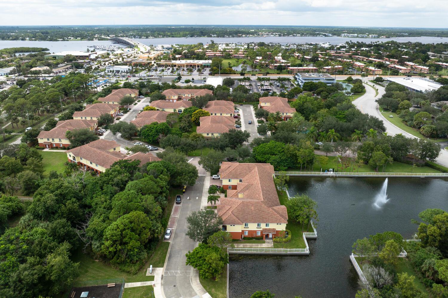 VILABELLA CENTRAL PARK CO - Residential Lease