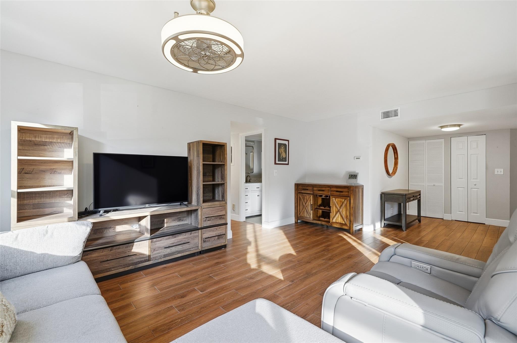 Shadow Wood Condo - Residential Lease