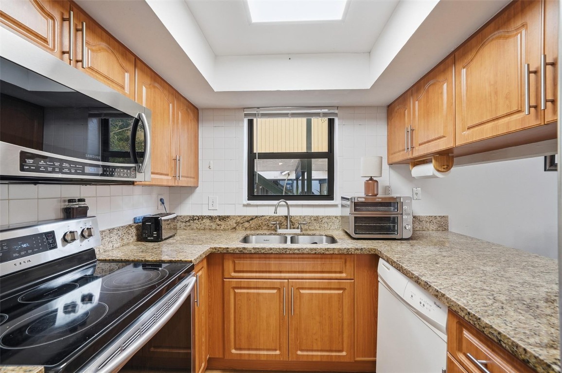 Shadow Wood Condo - Residential Lease