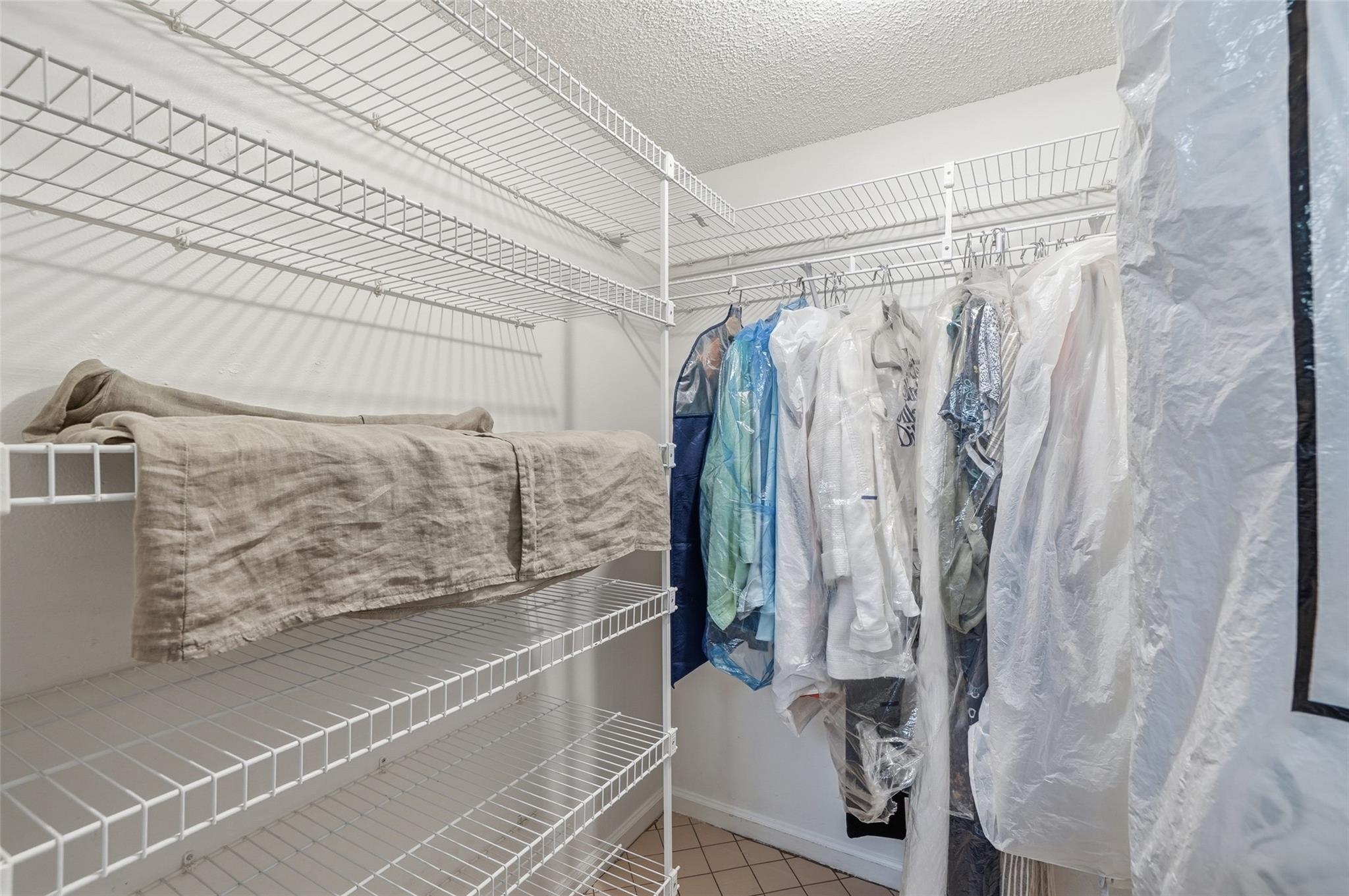 Shadow Wood Condo - Residential Lease