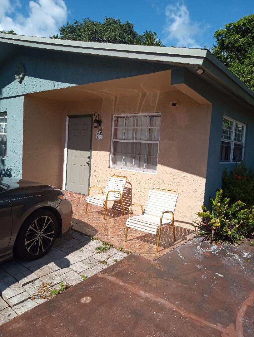 2941 NW 9th Pl