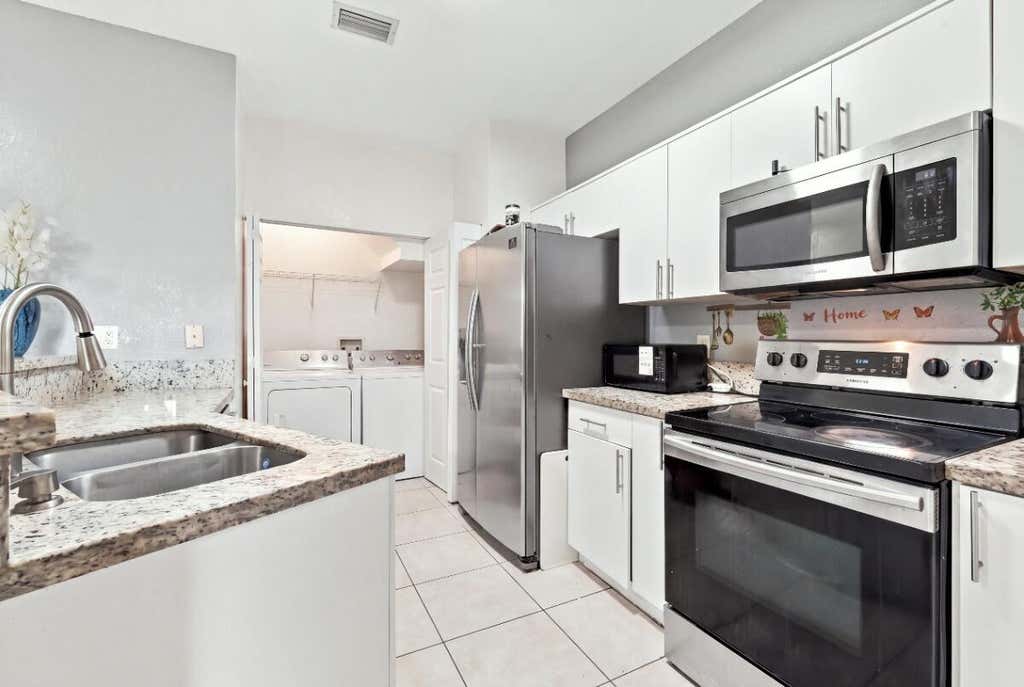 Photo of 406 W SANTA CATALINA Circle #406, North Lauderdale, FL 33068 (MLS # B26068836)