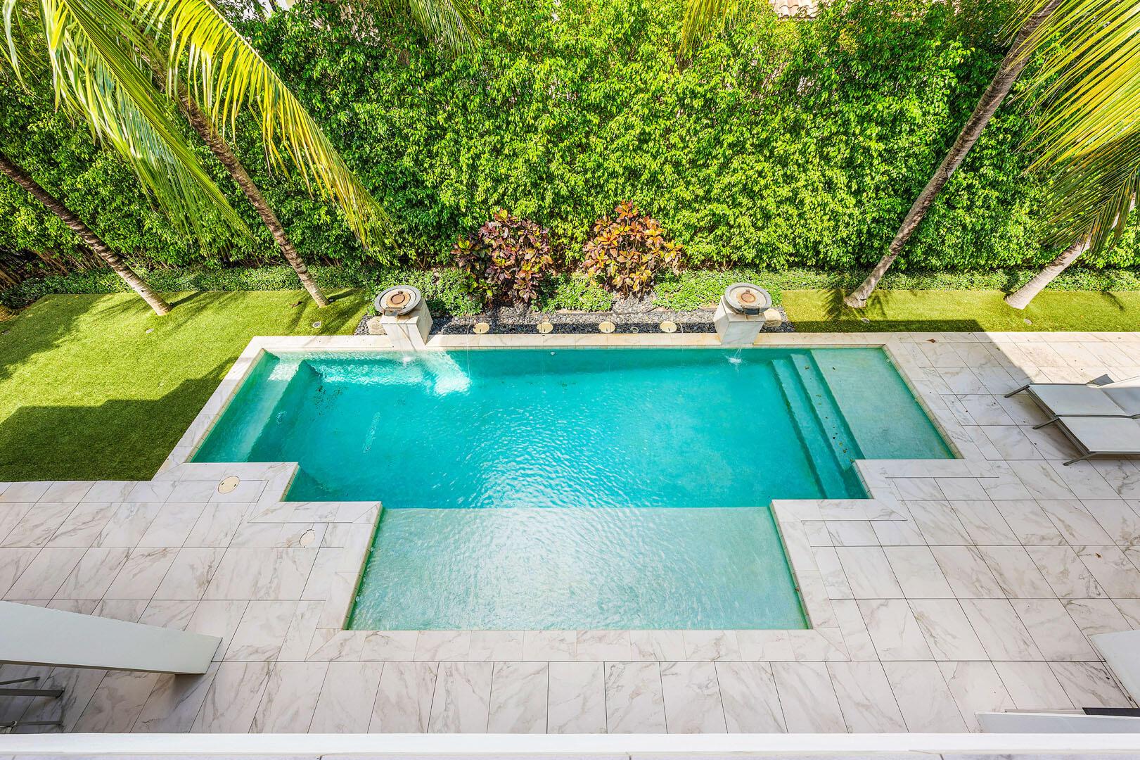 ROYAL PALM YACHT & COUNTR - Residential