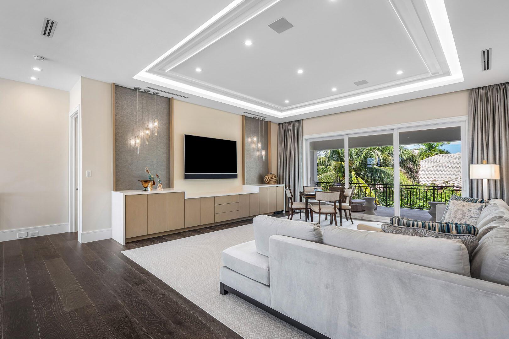 ROYAL PALM YACHT & COUNTR - Residential