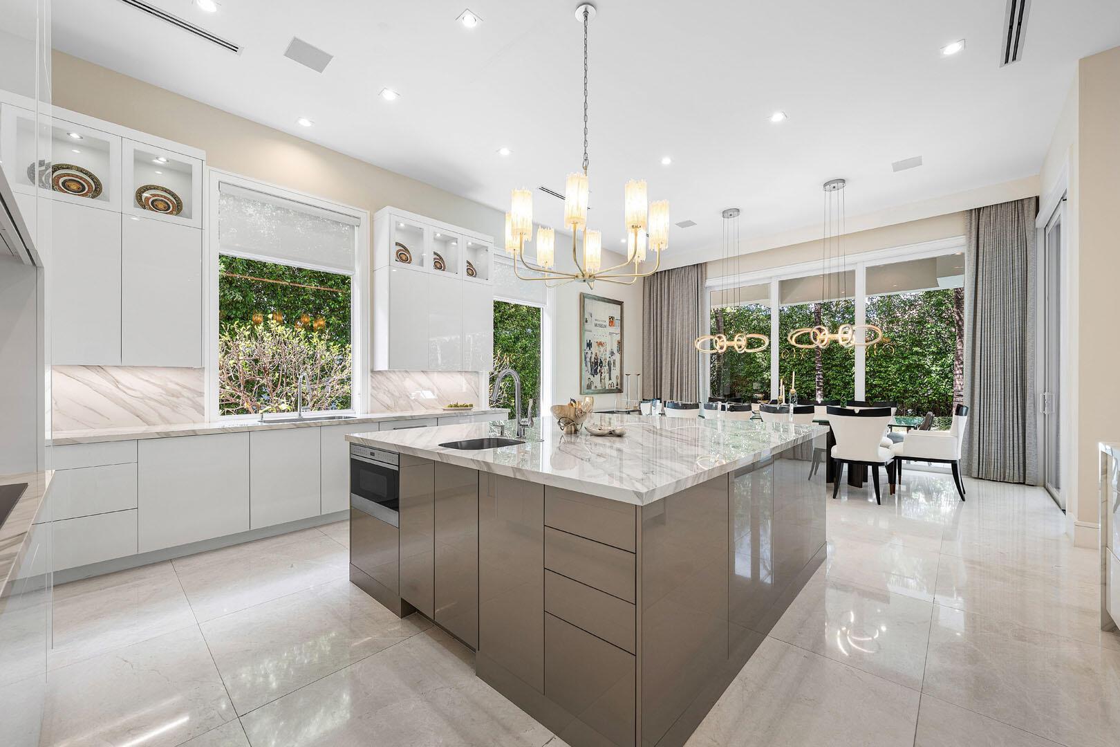 ROYAL PALM YACHT & COUNTR - Residential